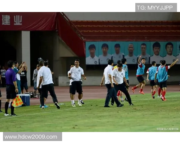 全国锦标赛回顾成都足球队展现出惊人速度与团队配合的精彩表现